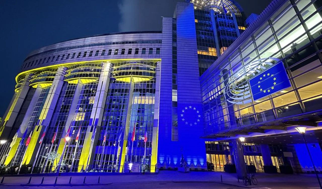 Avrupa Parlamentosu seçimleri piyasaları alt üst etti, euroda değer kaybı başladı