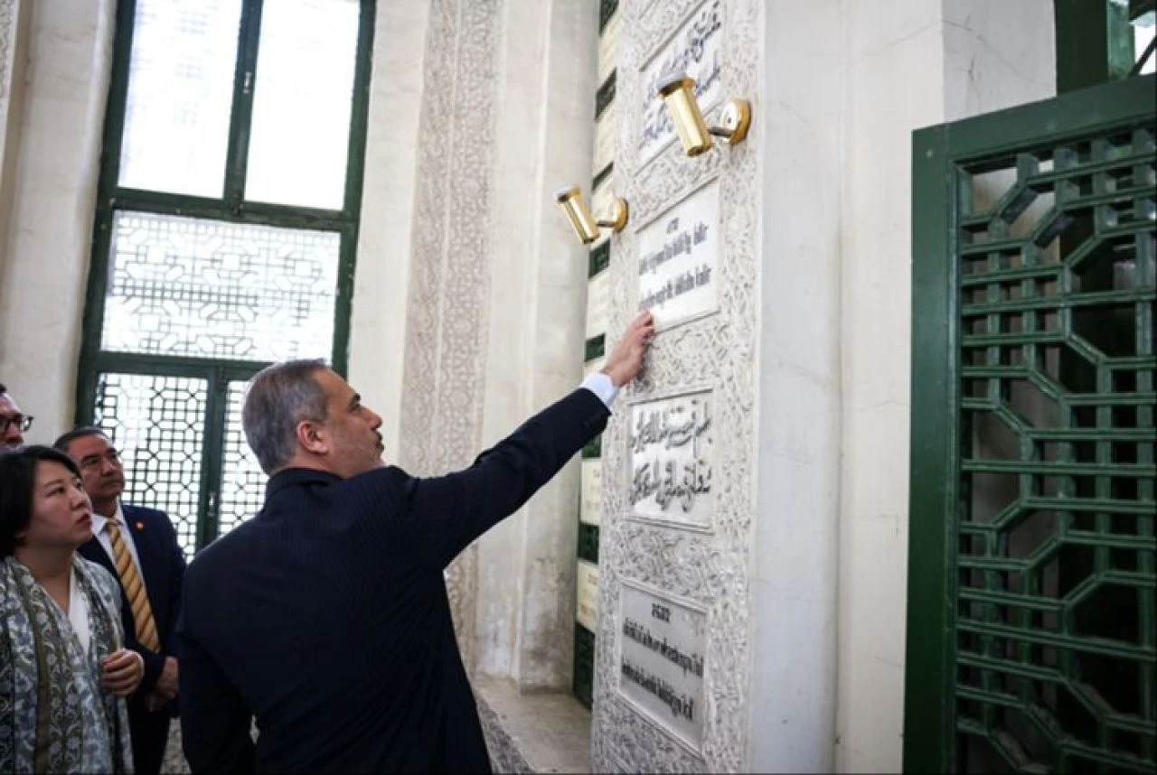 Hakan Fidan'ın Uygur Türklerini ziyaretiyle ilgili dikkat çeken analiz! Soydaşlarının hakkını savunuyor - 3. Resim