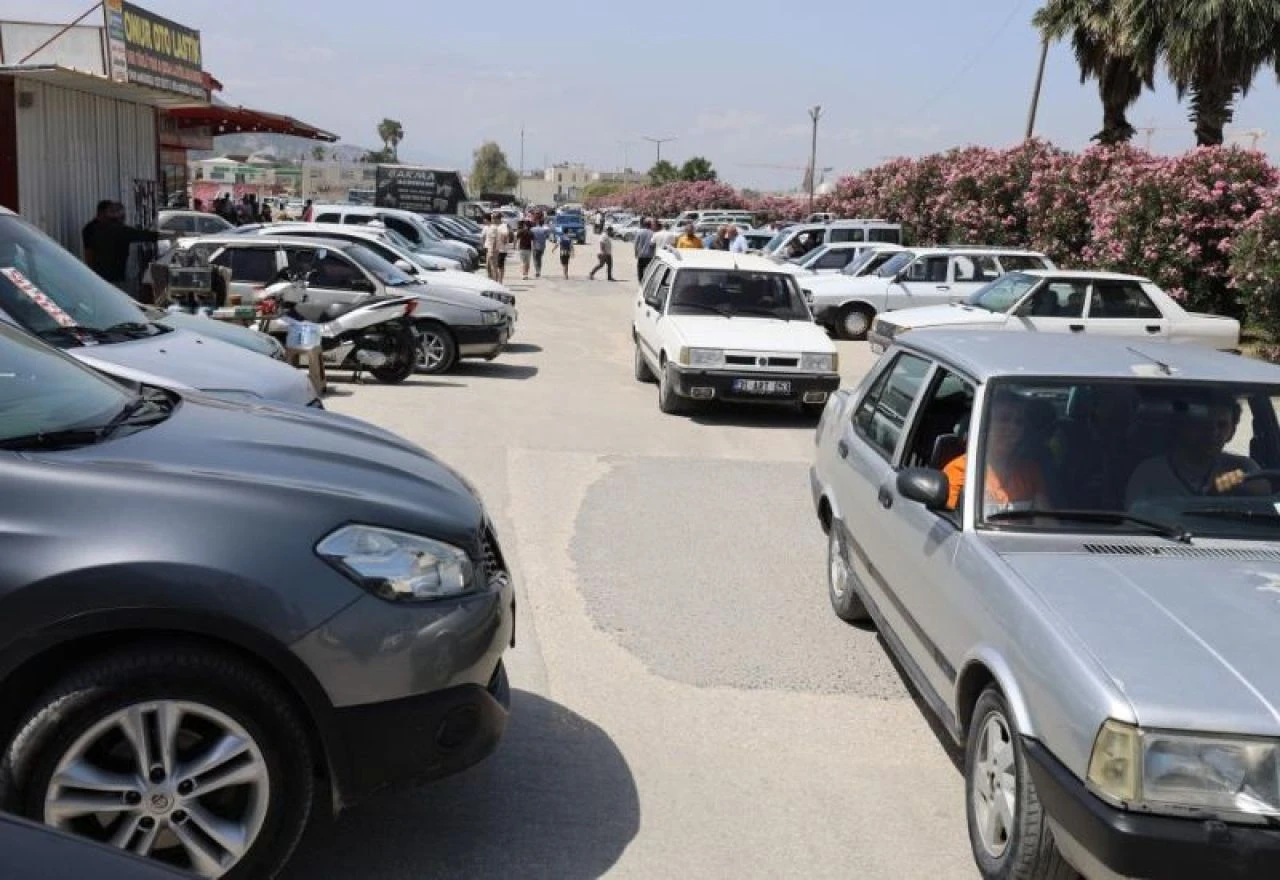 Hatay'da araba pazarı faizlerden darbe aldı: Alıcılar bekliyor, satıcılar zararına satıyor! - 1. Resim
