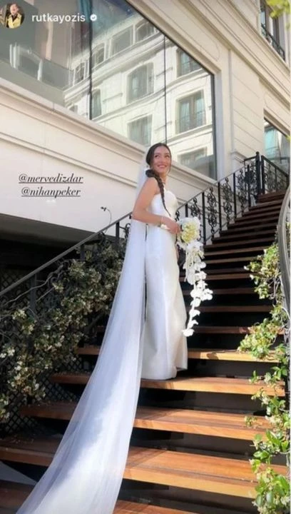 Merve Dizdar, Cihan Ayger ile evlendi! Salon tercihi dikkat çekti - 1. Resim