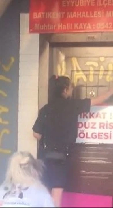 Şanlıurfa'da 'kuduz' gerginliği! Mahalleyi basıp, muhtarlığın kapısına dayandılar - 2. Resim