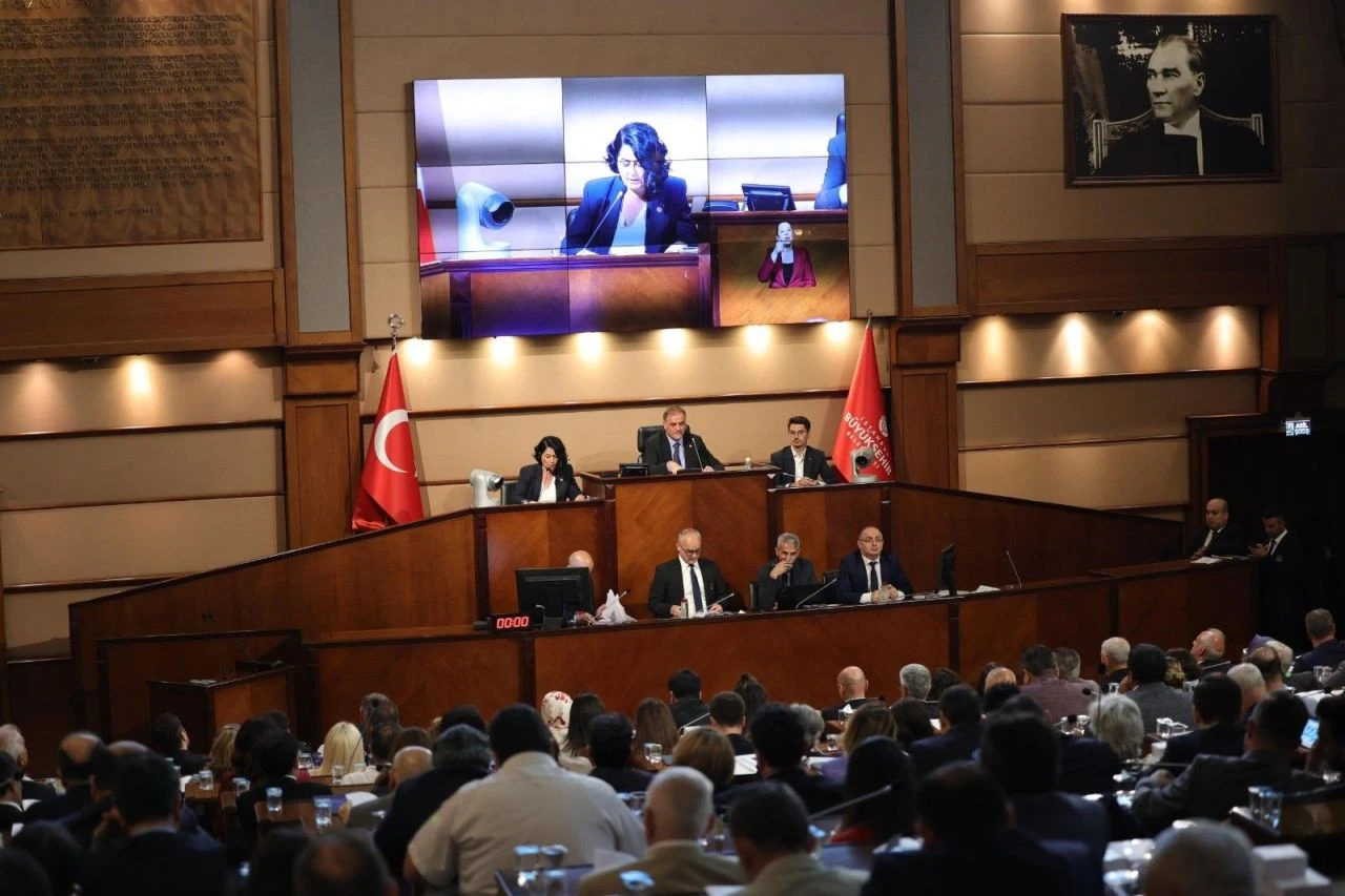 Silivri Belediye Başkanı kadınlar plajını kapatmasını savundu - 1. Resim