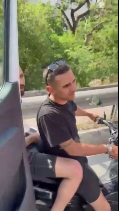 Bakan Koca'dan ambulansın önünü kesen magandalara sert tepki! İnsanlık göremeyeceksiniz asa peşlerinde. - 1. Resim