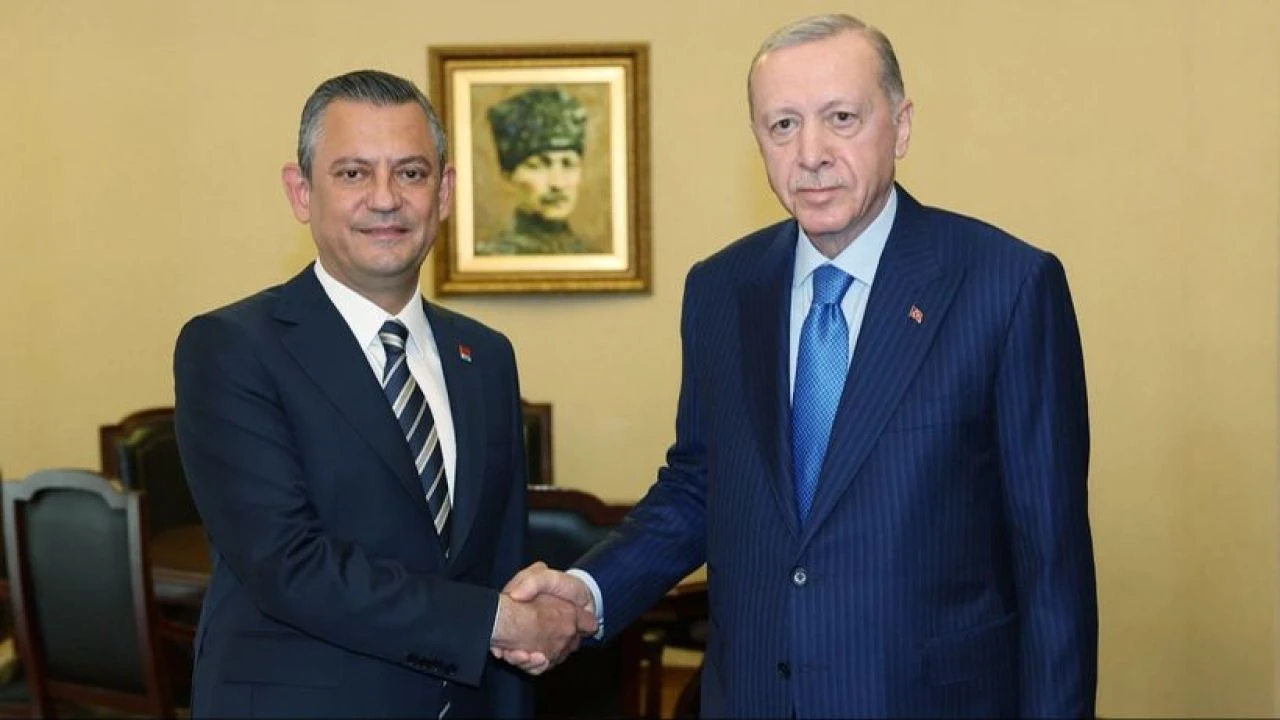 CHP Genel Başkanı Özgür Özel, Cumhurbaşkanı Erdoğan ile yaptığı görüşmede 2. ara zam talebinde bulundu - 1. Resim