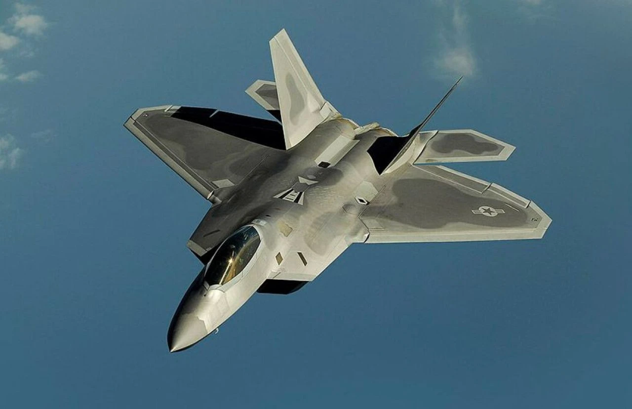 Çin, ABD F-22 uçağını yakaladı: Uydu görüntüleri yeni tartışmayı başlatıyor