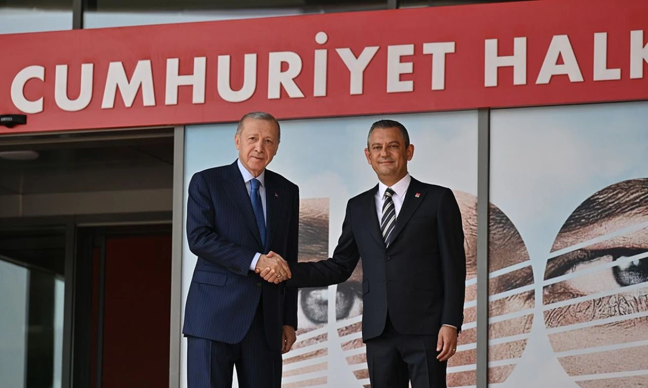 Cumhurbaşkanı Erdoğan'dan CHP'ye iadeiziyaret! 18 yıl sonra bir ilk... - 3. Resim
