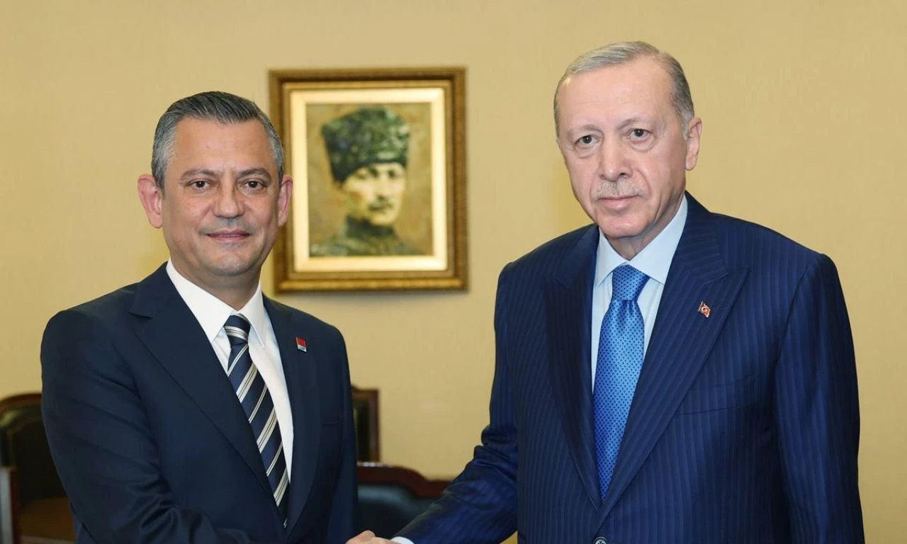 Cumhurbaşkanı Erdoğan'dan CHP'ye iadeiziyaret! 18 yıl sonra bir ilk... - 3. Resim