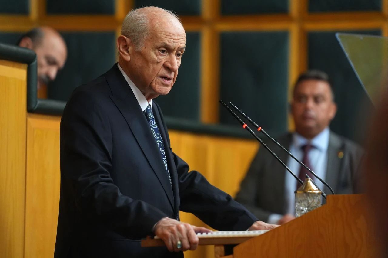 Devlet Bahçeli'nin yüzüğündeki dikkat çeken mesaj!