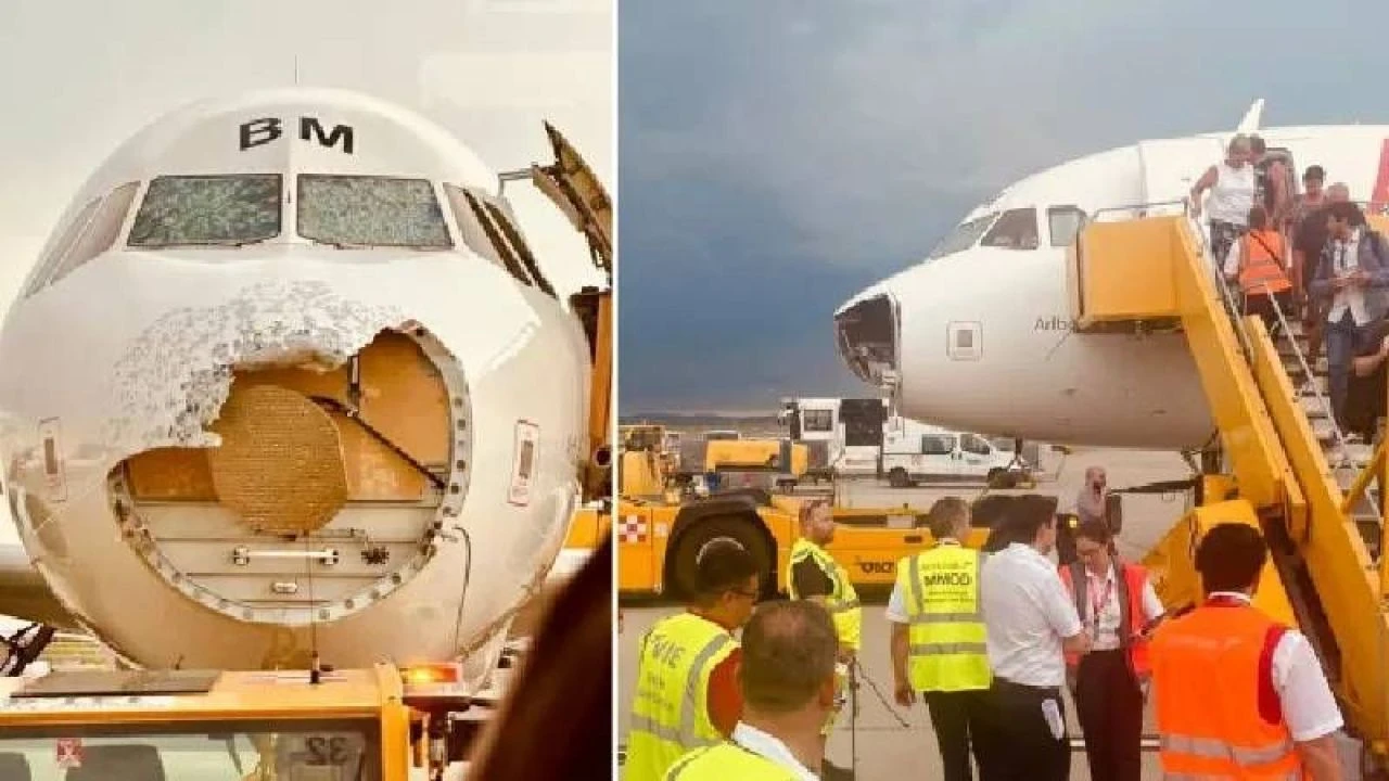 Havada dolu paniği! Uçağın parçası koptu, camları kırıldı