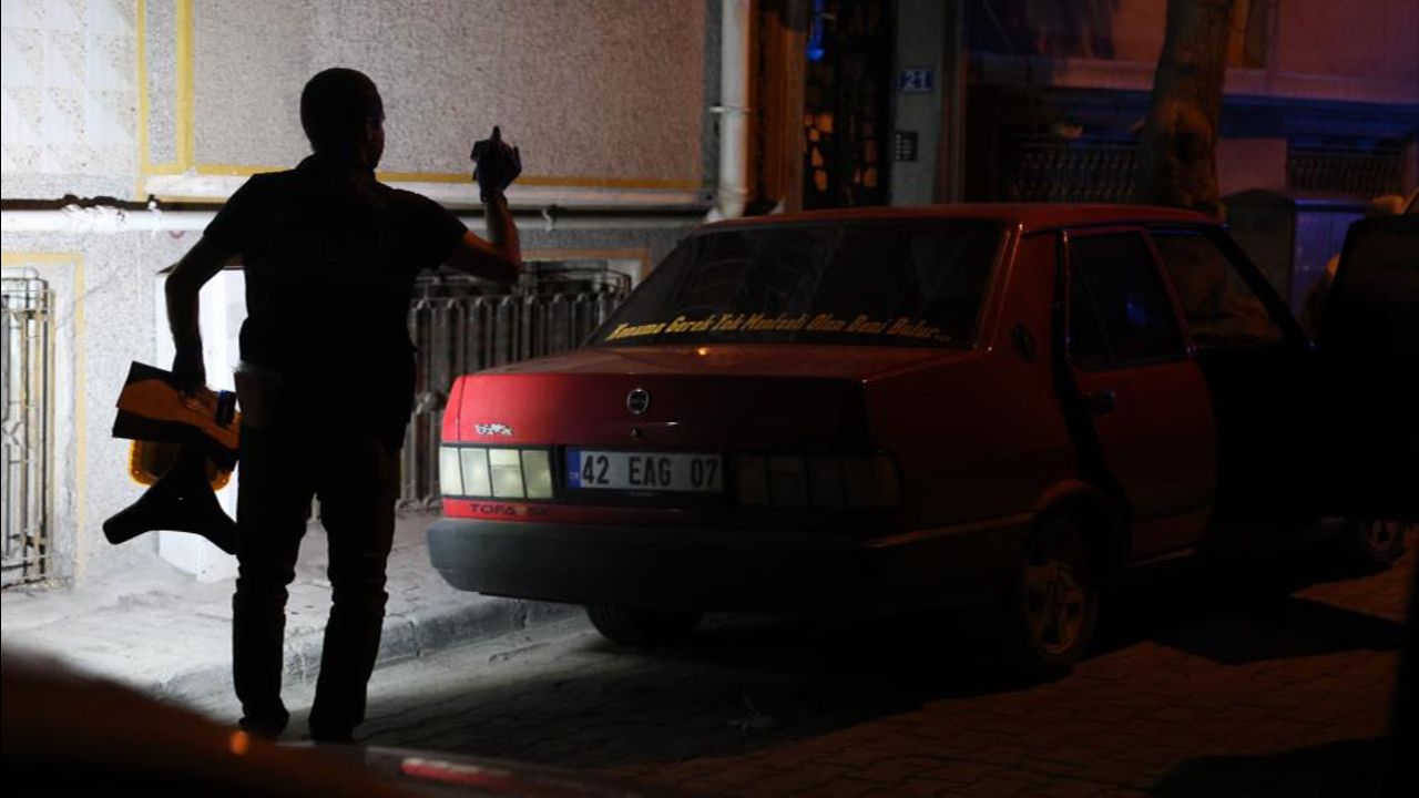 Konya&#039;da dehşet! Genç kadını arabada göğsünden vurdular