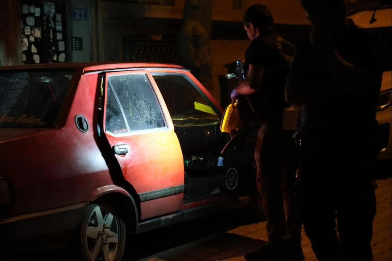 Konya'da dehşet! Genç kadını arabada göğsünden vurdular - 1. Resim