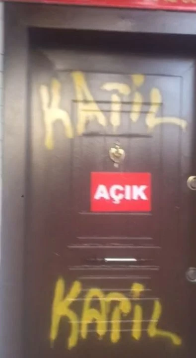 Kuduz köpeği ihbar eden muhtarı tehdit edenler için yakalama kararı çıktı - 1. Resim