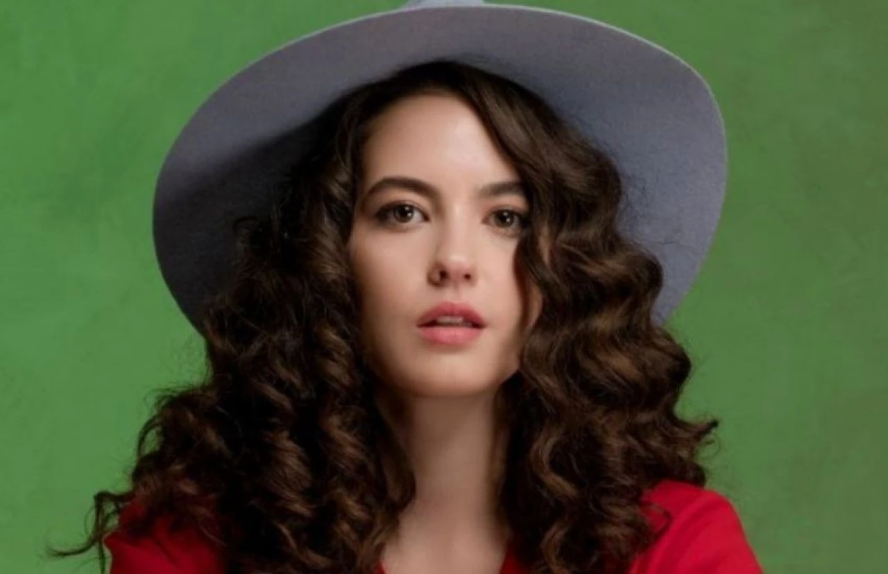 Oyuncu Ezgi Şenler etkinlikte bayıldı! Görüntüsü herkesi korkuttu - 2. Resim