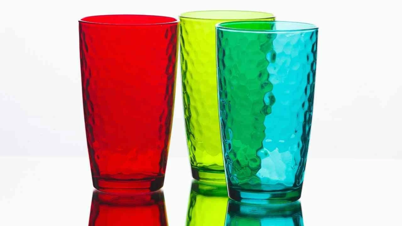 Bardağınızın rengi içeceğinizin tadını değiştiriyor! Tatlı krizlerine son