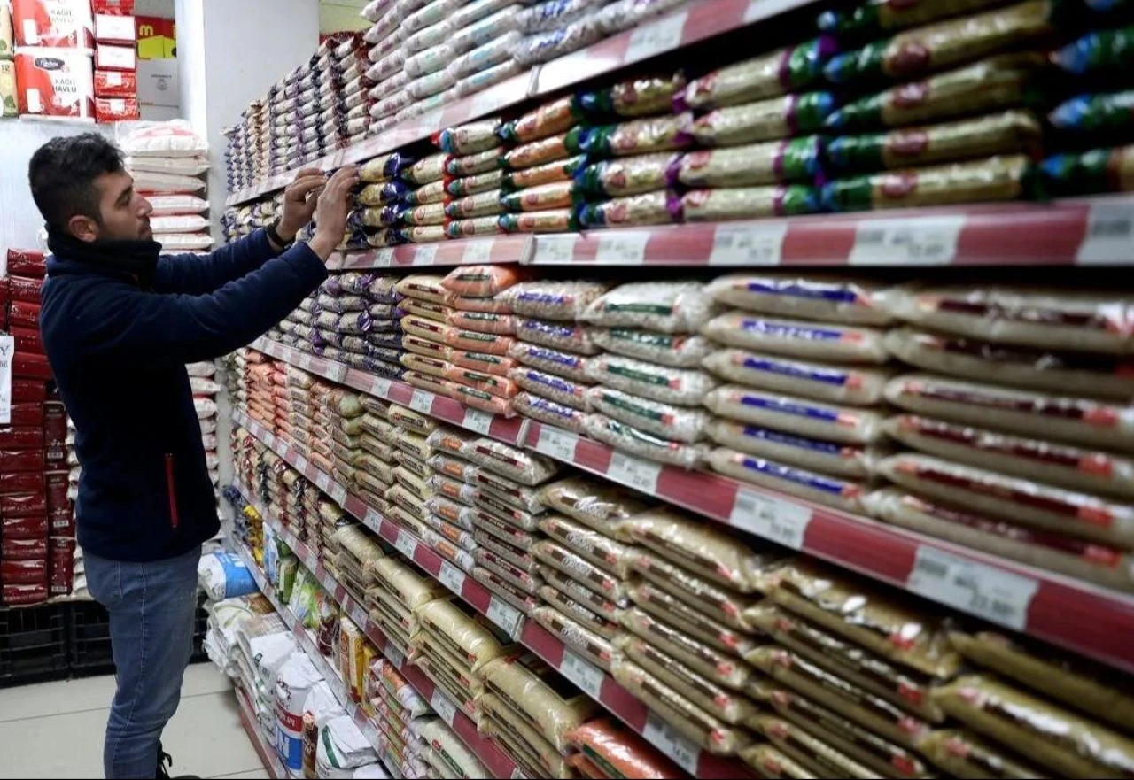 Garanti BBVA yıl sonu dolar tahminini 42’den aşağı düşürdü! Faiz indirimlerinin başlayacağı tarihi paylaştı