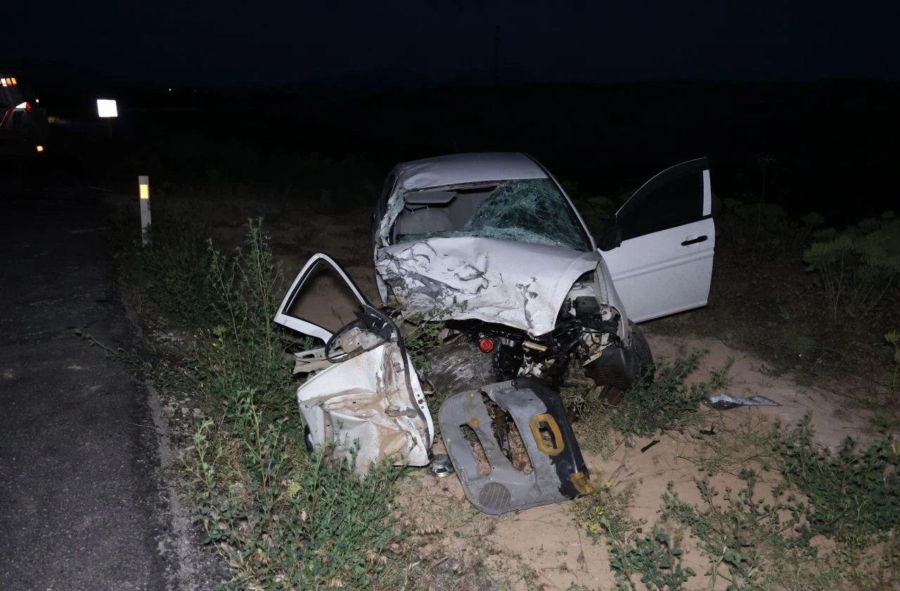 İki araç kafa kafaya çarpıştı! AK Parti Gençlik Kolları Başkanı hayatını kaybetti - 1. Resim