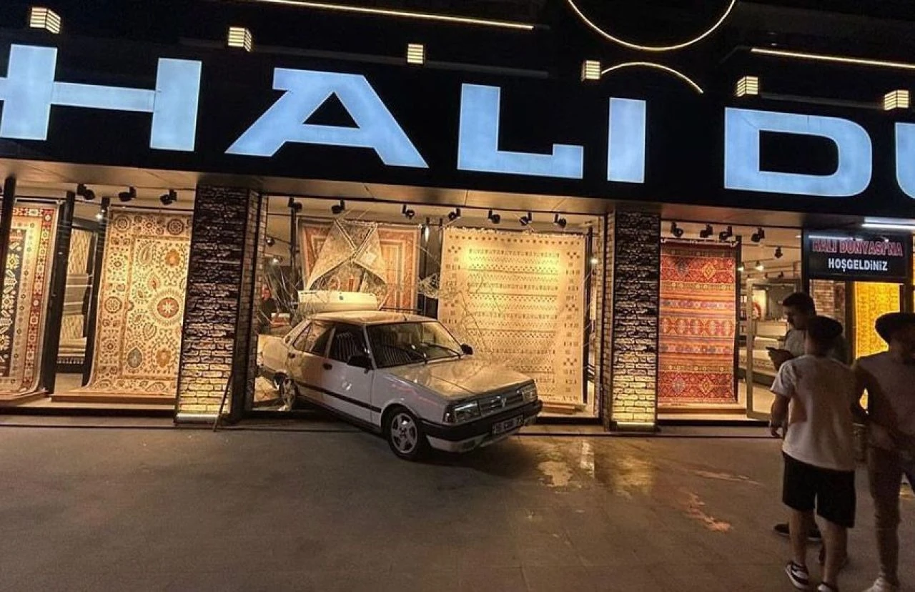 Kontrolden çıkan Tofaş şahin halıcıya daldı