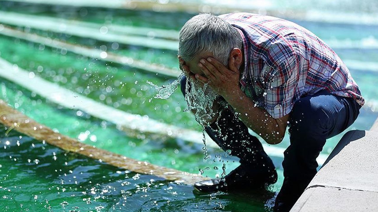 Sıcaklıklarda rekor üstüne rekor! 44 dereceyi gördü