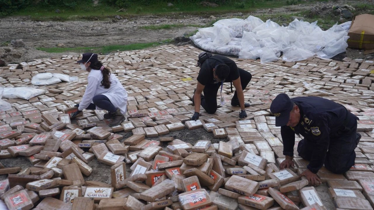 Tam 67.5 milyon dolarlık uyuşturucu böyle ateşe verildi - 1. Resim