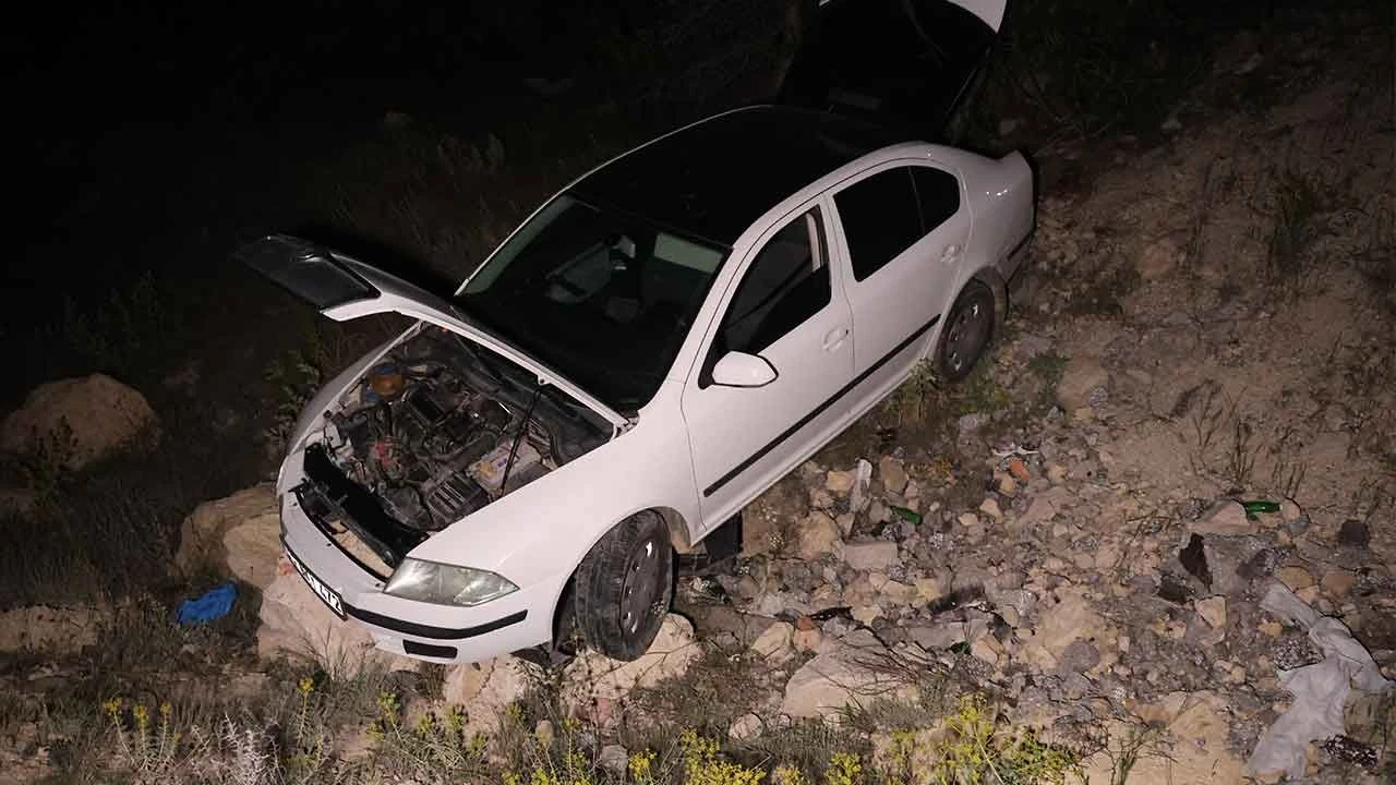 Uçurumdan araçla uçtu, 'Olduğu gibi indim' dedi - 1. Resim