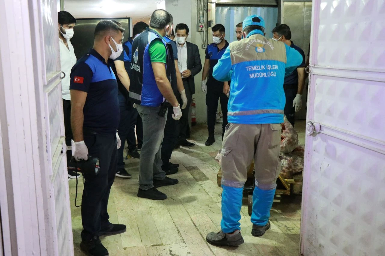 Yer Şanlıurfa: Mide bulandıran görüntüler! Vatandaşa yedireceklerdi.. - 2. Resim