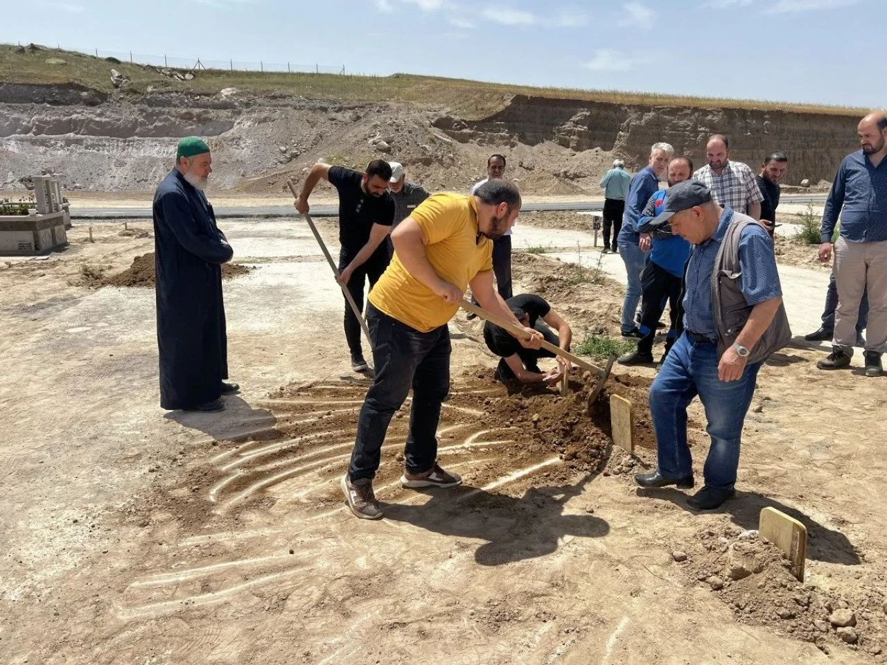 Bu acıya yürek dayanmaz! Süt kovasına düşen minik Lemis'ten kahreden haber - 3. Resim