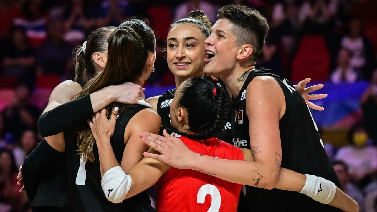 Dünya voleybol sıralamasında Filenin Sultanları için kritik gün! Brezilya birinciliği alabilir - 3. Resim