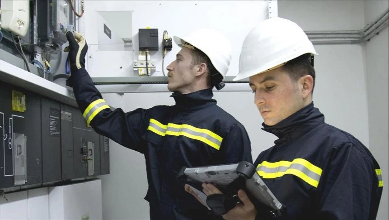 Esenyurt'ta elektriklerin geleceği saat açıklandı! Bağcılar, Başakşehir, Beşiktaş'ta da elektrik kesintisi var