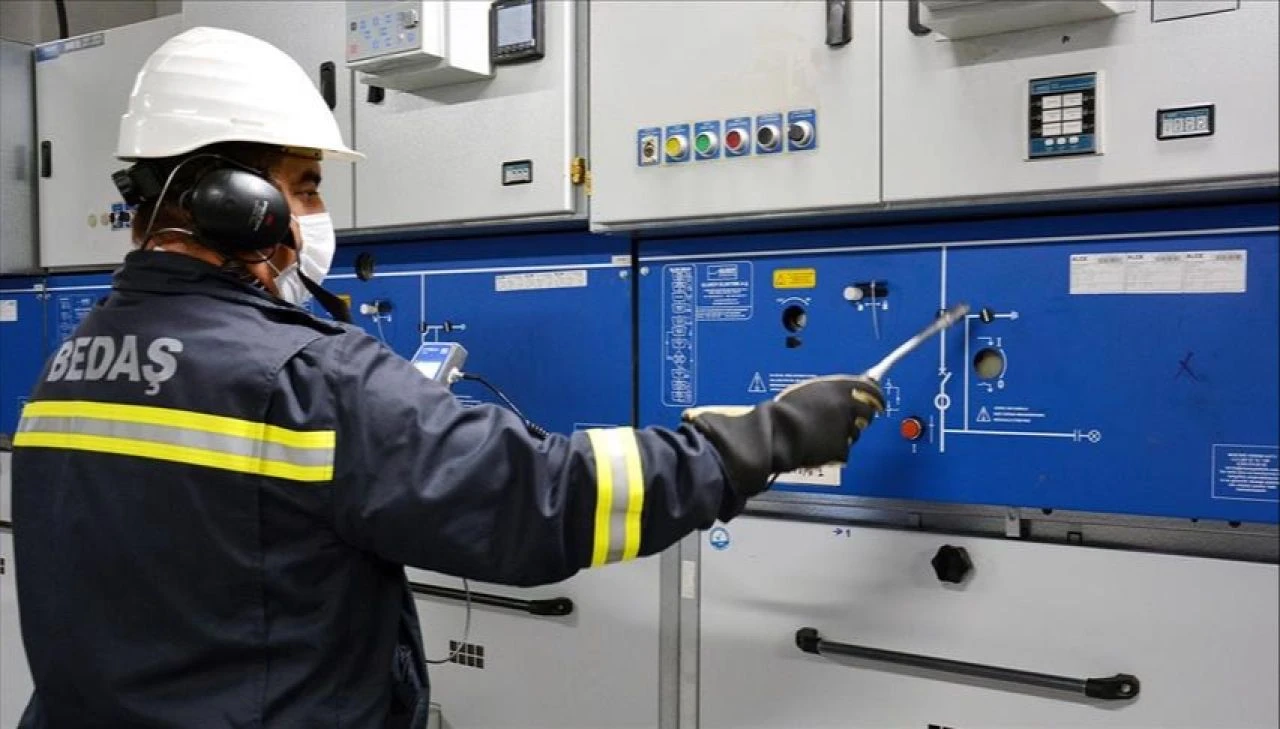 Esenyurt'ta elektriklerin geleceği saat açıklandı! Bağcılar, Başakşehir, Beşiktaş'ta da elektrik kesintisi var