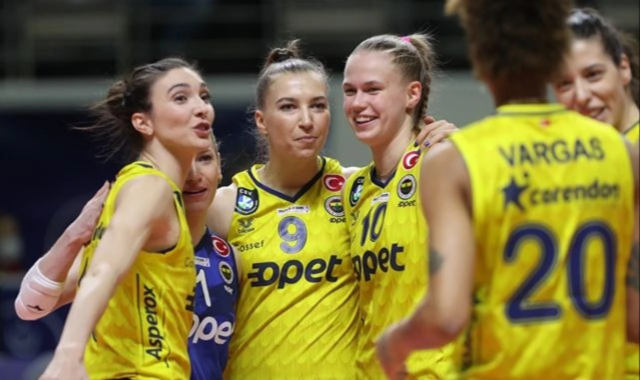 Fenerbahçe Opet Kadın Voleybol Takımı, yeni sezonda 6 oyuncu ile yollarını ayırdığını duyurdu - 1. Resim