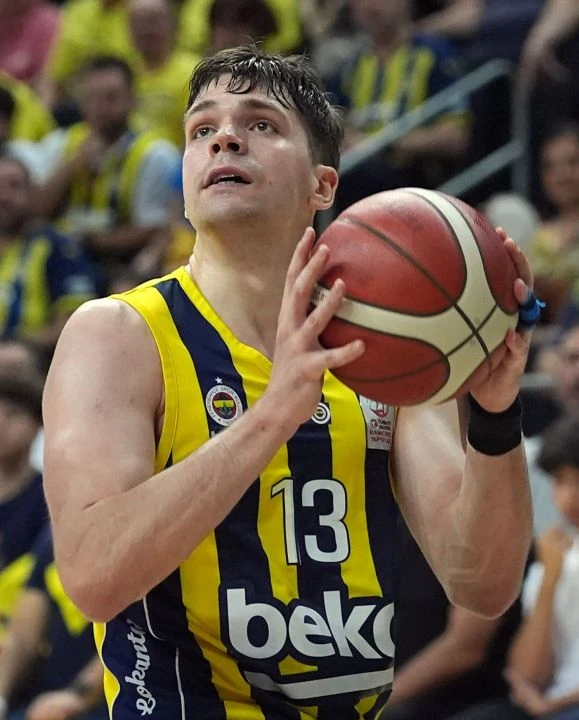 Fenerbahçeli oyuncudan skandal hareket! Şampiyonluk kutlamasında Galatasaray'a küfür etti