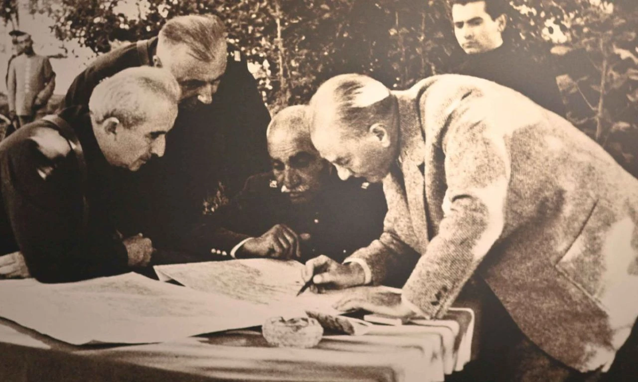 MSB, Atatürk'ün orijinal imzasını yayımladı: Bilinenden çok farklı