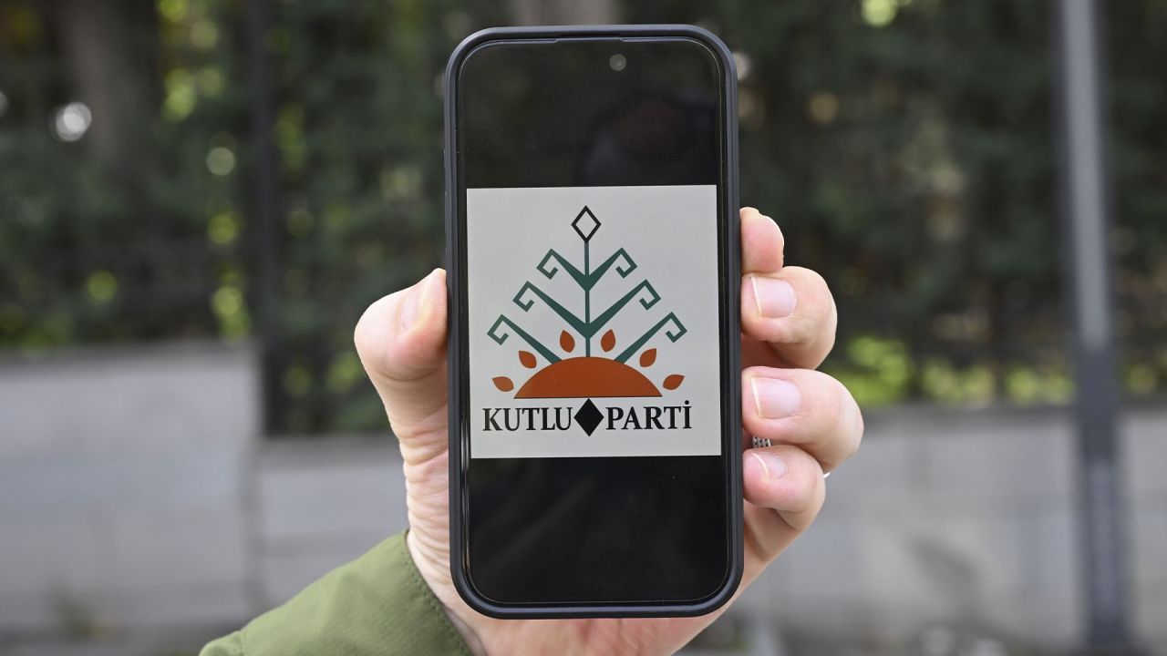 Türk siyaset sahnesine bir parti daha katıldı! Yusuf Halaçoğlu 'Kutlu Parti'yi kurdu - 1. Resim