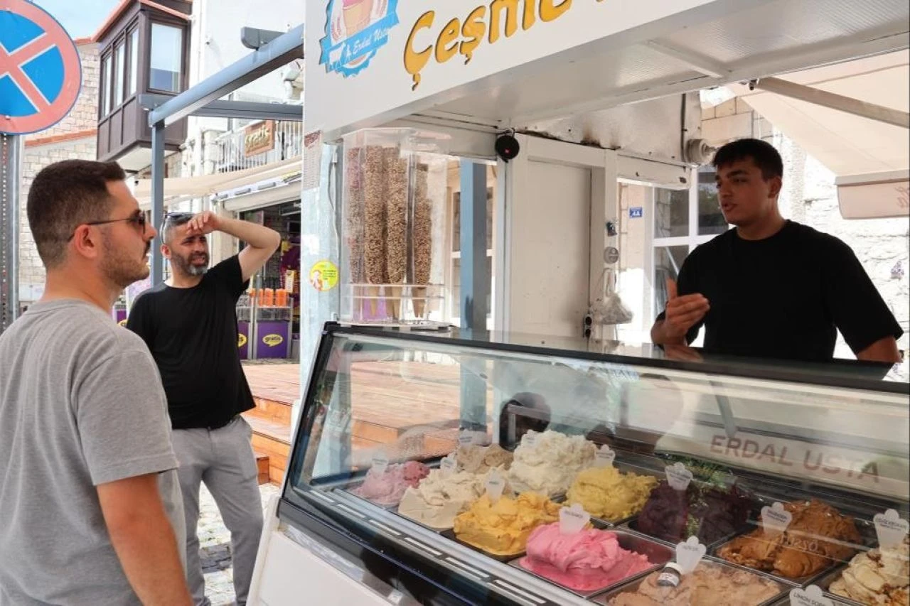 Alaçatı'daki bir liralık dondurma olay olmuştu: İşletme sahibi konuştu - 1. Resim