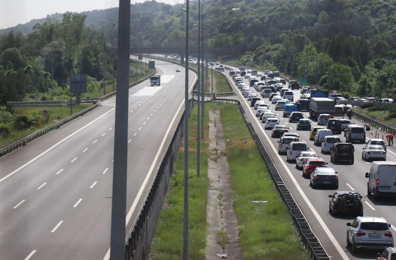 Bayram trafiği erken başladı! Akın akın gidiyorlar!