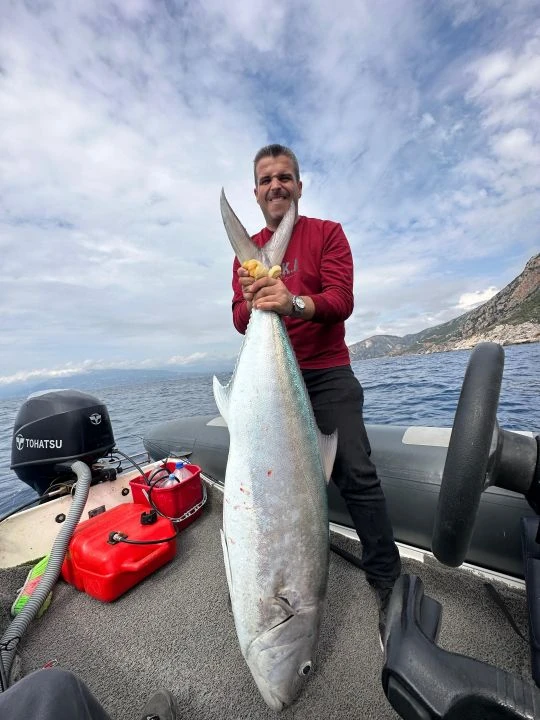 Dev balığı görünce gözlerine inanamadı! 25 kiloluk akya balığıyla 5 aile doydu - 3. Resim