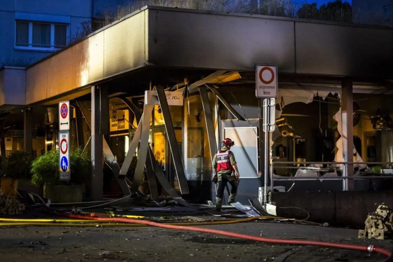 İsviçre'de patlama: Ölü ve yaralılar var - 3. Resim