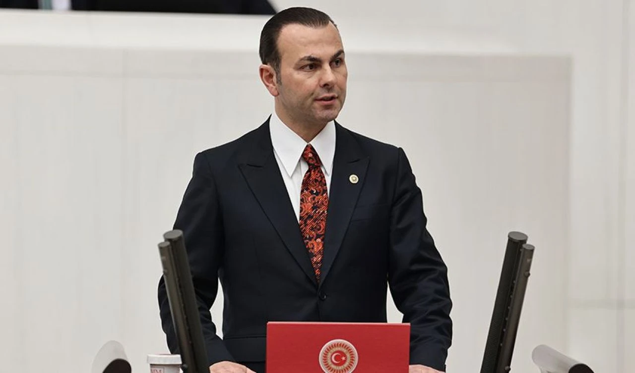 İYİ Parti'de bir istifa daha! İstanbul Milletvekili Seyithan İzsiz istifa etti - 1. Resim