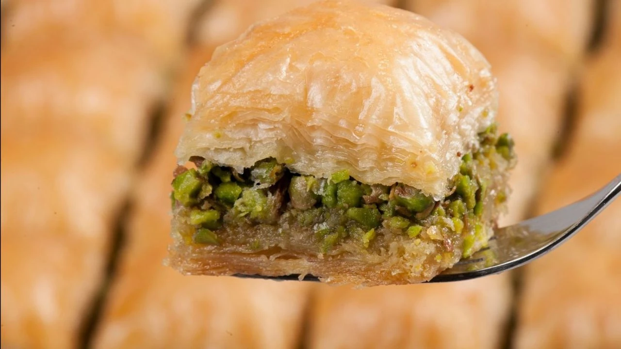 Kilosu bin 500 lirayı bulan baklavaya dikkat! Bayramlarda Anteplileri kızdıran sahtecilik