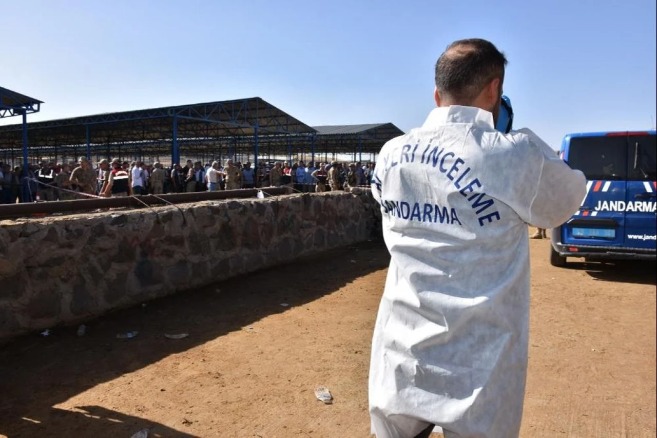 Şanlıurfa'da havyan pazarında silahlı kavga! Ölü ve yaralılar var - 1. Resim