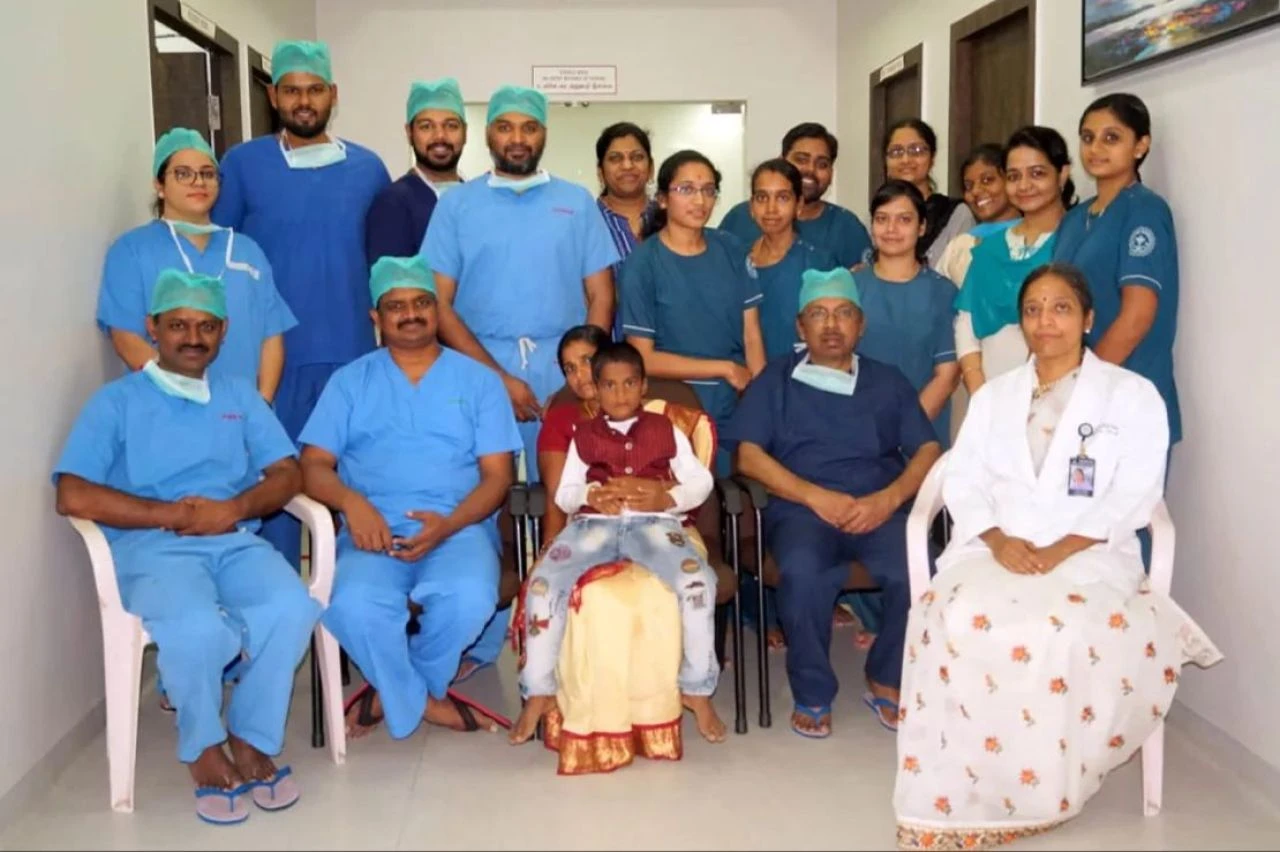 Tıp dünyasını şoke eden olay: 7 yaşındaki çocuğun ağzından 526 diş çıktı - 3. Resim