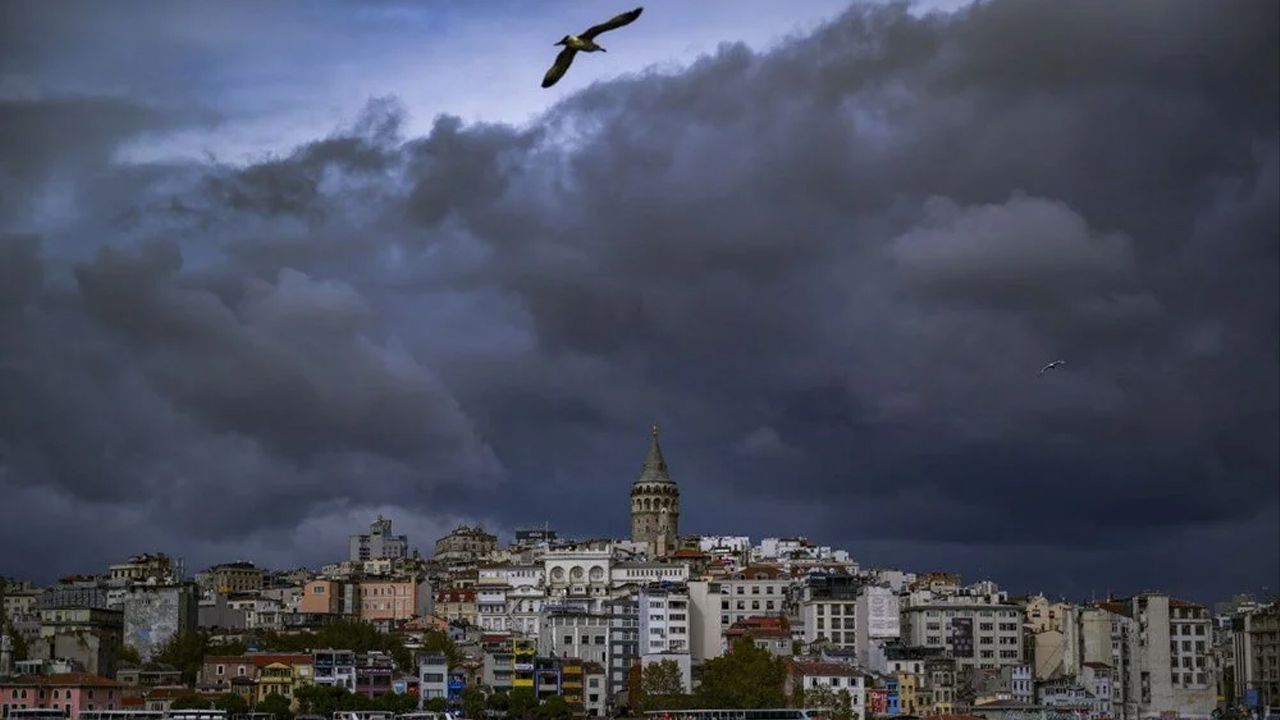 AKOM İstanbul için tarih verdi! Bir sıcak bir soğuk havalar son buluyor