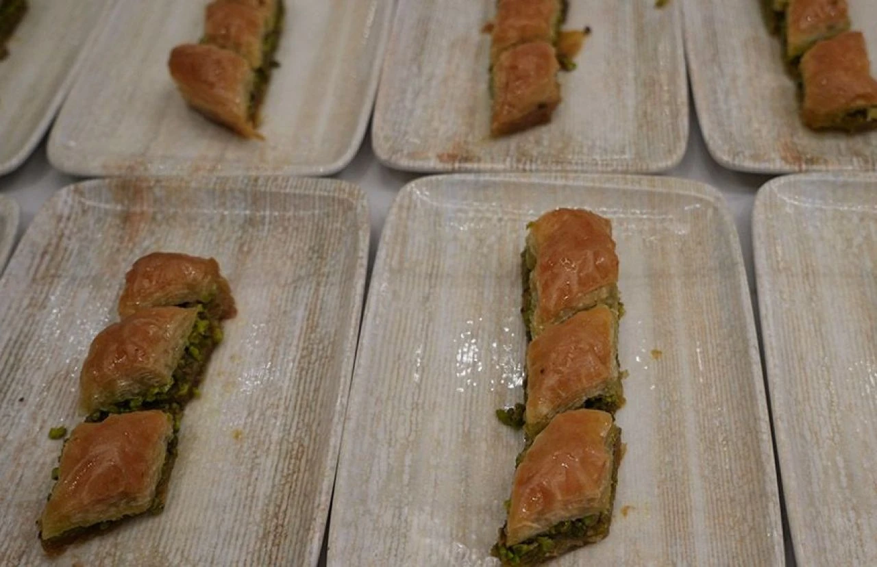 Baklavaya bayram kampanyası getirdiler: İşte merak edilen 120 TL’lik menü - 2. Resim