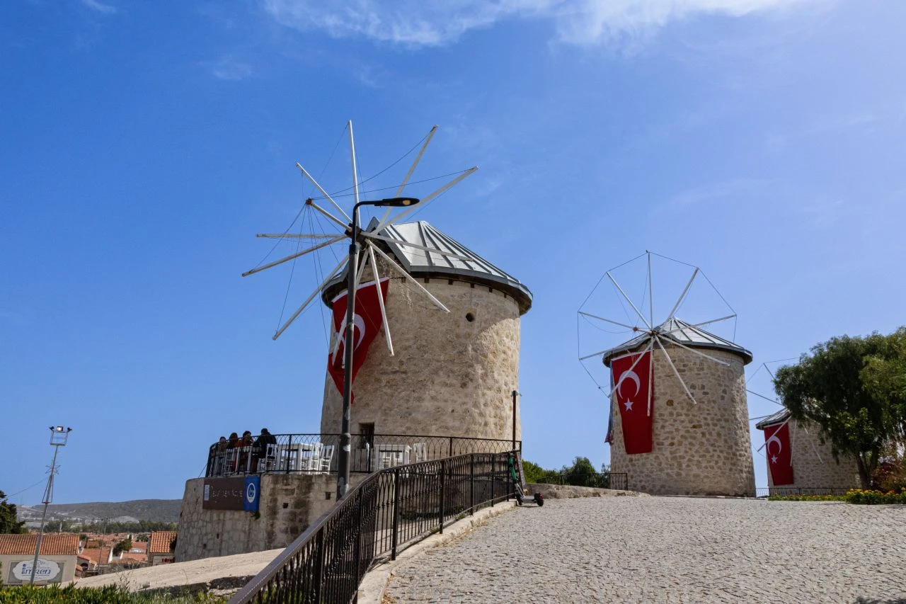 Çeşme'de Kurban Bayramı tatili günlük 3 bin ile 25 bin TL'yi buldu! 3 günlük tatil bir asgari ücrete yaklaştı