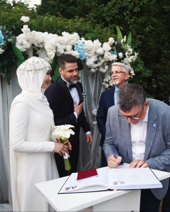 Gamze Özçelik ve Reshad Strik bayram sıcak dinlemeden yollara düştü! Balayı yerine bakın nereye gittiler - 2. Resim