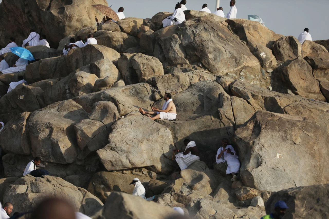 Hacılar Arafa'ta çıktı! Manevi buluşmanın kareleri mest etti