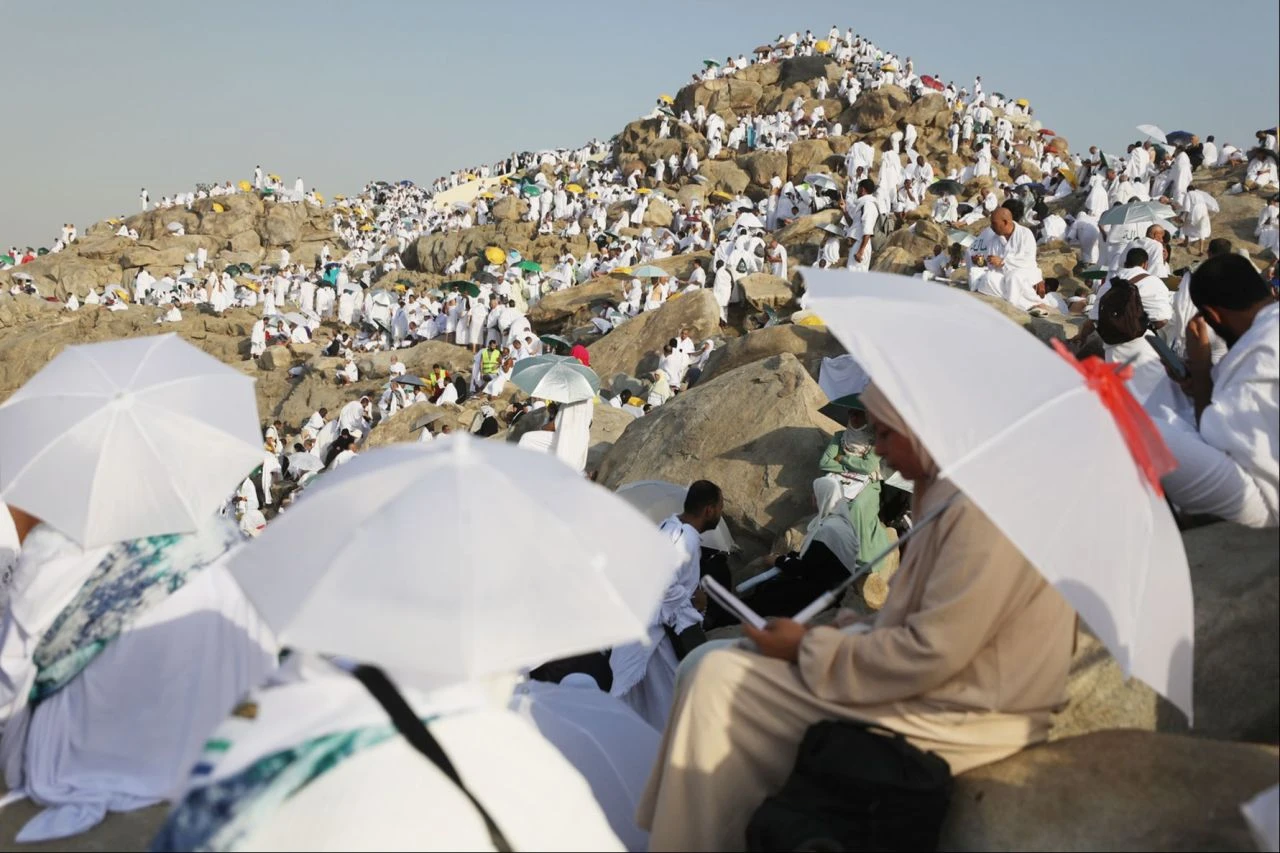 Hacılar Arafa'ta çıktı! Manevi buluşmanın kareleri mest etti