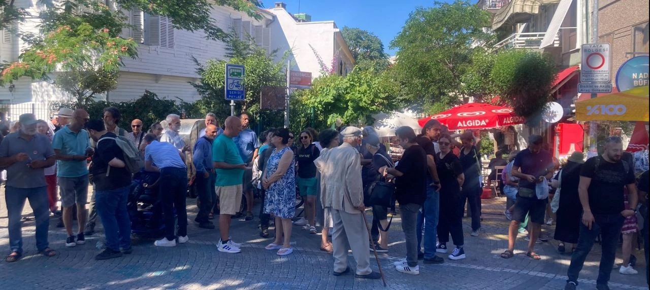 İETT Adalar'a minibüs getirdi, halk tepki gösterdi! Gözaltılar var