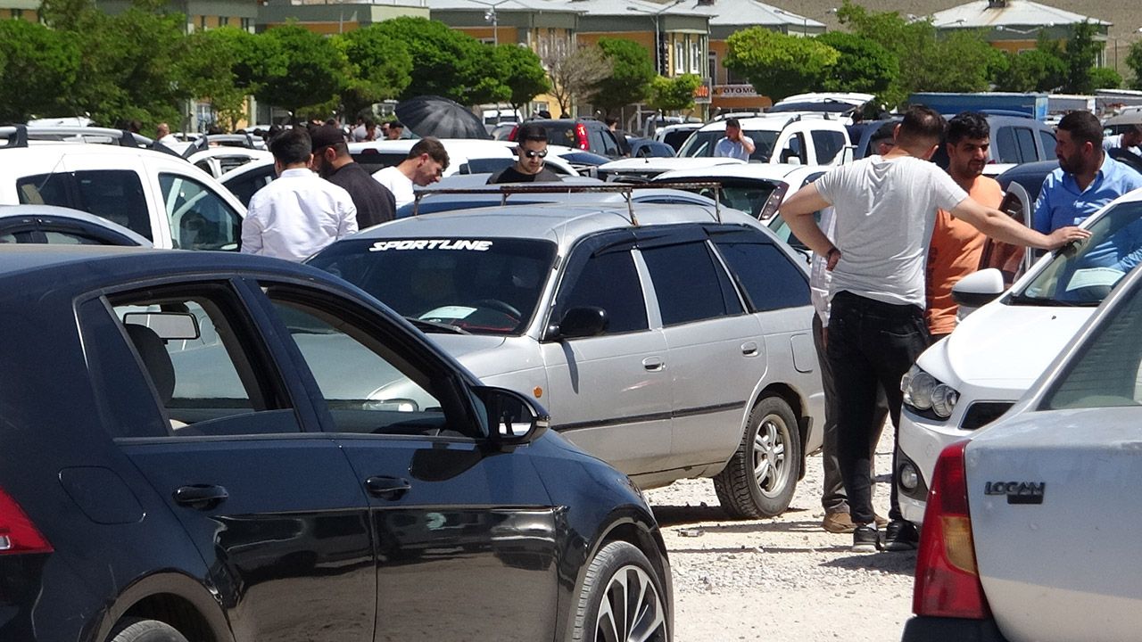 Kurban Bayramı arefesinde ikinci el otomobil piyasası hareketlendi - Otomobil