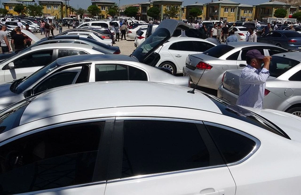 Kurban Bayramı arefesinde ikinci el otomobil piyasası hareketlendi